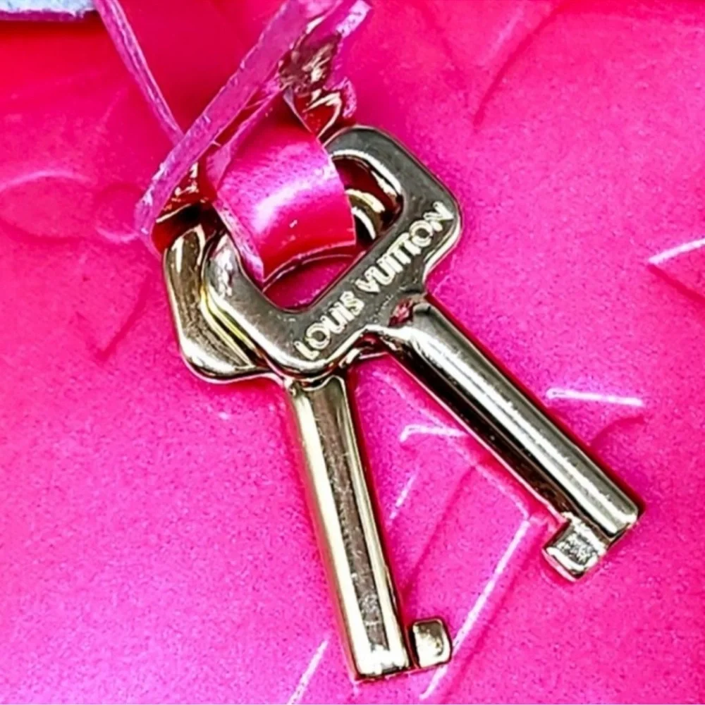 Louis Vuitton Spring Street Neon pu leather monogram pink satchel with fur - Picture 8 of 13